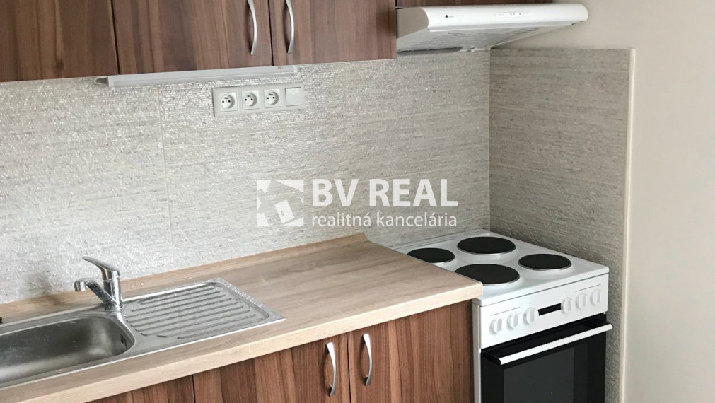 BV REAL Na predaj prerobený 2 izbový byt Handlová FM2515