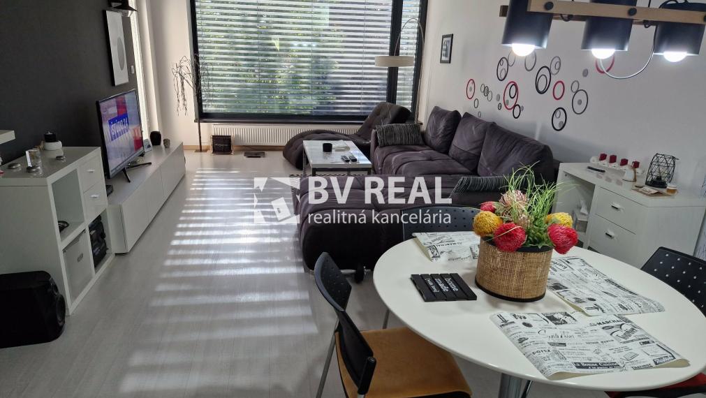 BV REAL Na predaj 3 izbový byt 86 m2+dvojgaráž Nováky FM2520