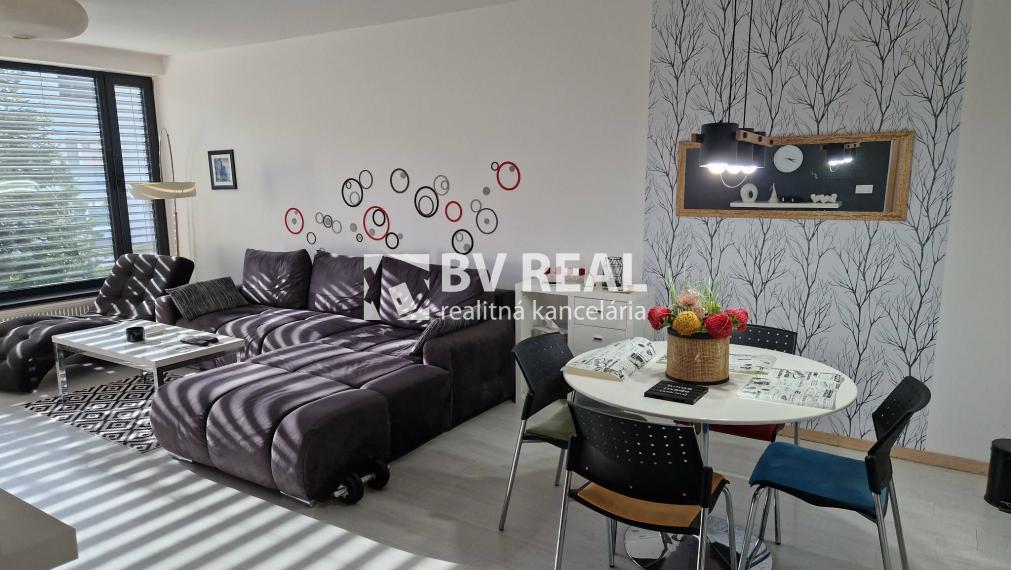 BV REAL Na predaj 3 izbový byt 86 m2+dvojgaráž Nováky FM2520