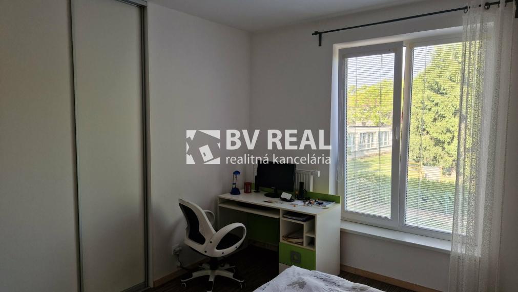 BV REAL Na predaj 3 izbový byt 86 m2+dvojgaráž Nováky FM2520