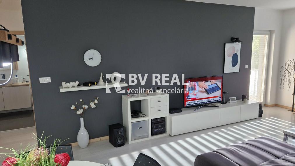 BV REAL Na predaj 3 izbový byt 86 m2+dvojgaráž Nováky FM2520