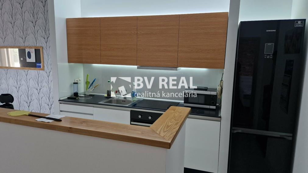 BV REAL Na predaj 3 izbový byt 86 m2+dvojgaráž Nováky FM2520