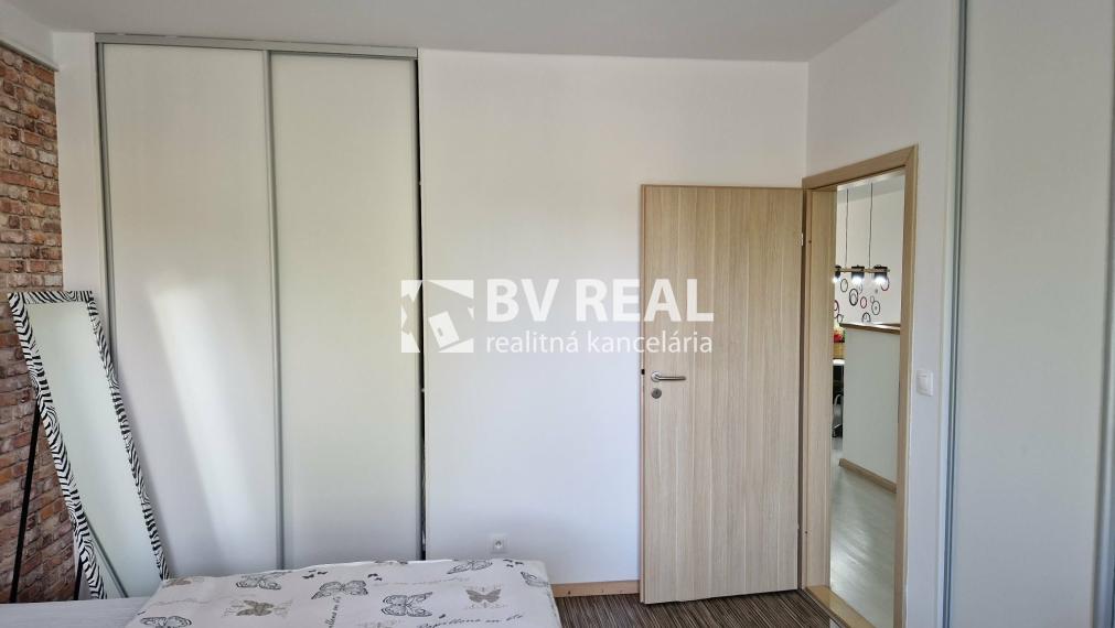 BV REAL Na predaj 3 izbový byt 86 m2+dvojgaráž Nováky FM2520
