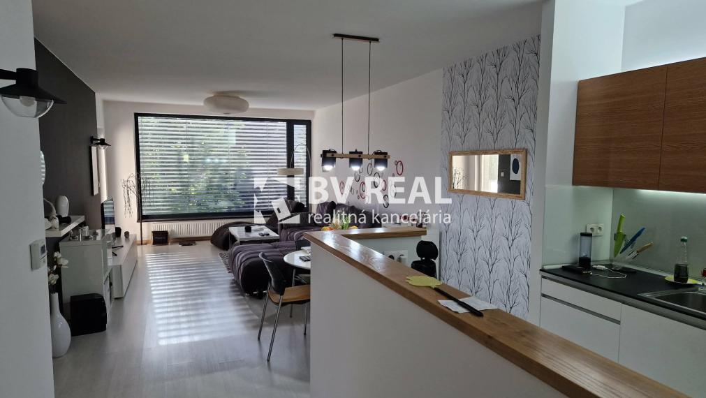 BV REAL Na predaj 3 izbový byt 86 m2+dvojgaráž Nováky FM2520