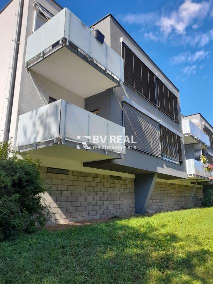 BV REAL Na predaj 3 izbový byt 86 m2+dvojgaráž Nováky FM2520