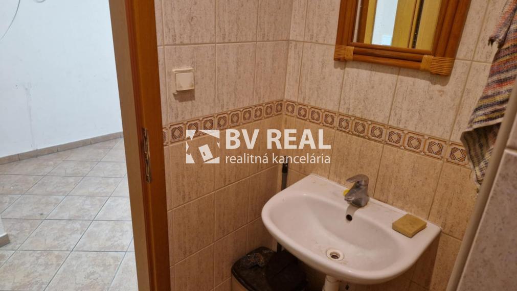 BV REAL Na prenájom lukratívny obchodný priestor Prievidza FM2365