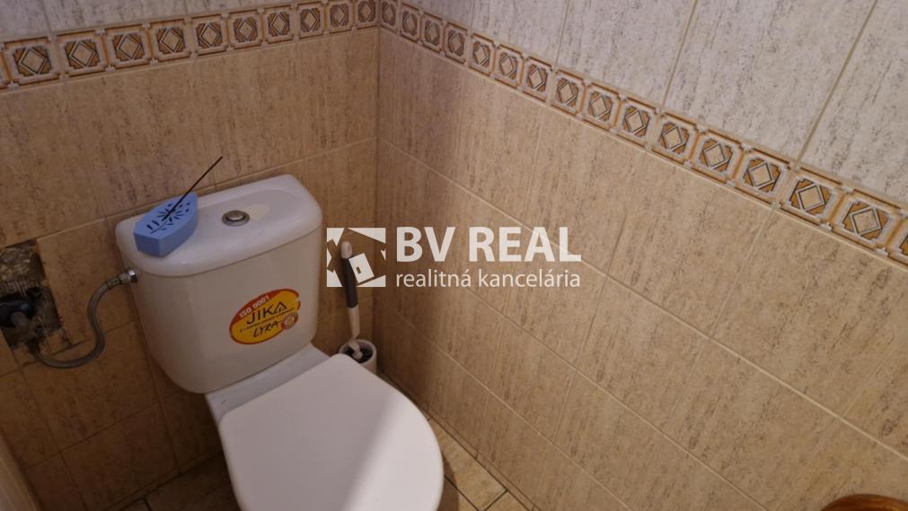 BV REAL Na prenájom lukratívny obchodný priestor Prievidza FM2365
