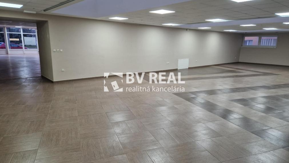 BV REAL Na prenájom lukratívny obchodný priestor Prievidza FM2365