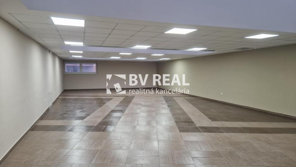 BV REAL Na prenájom lukratívny obchodný priestor Prievidza FM2365