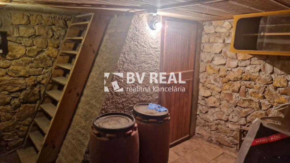 BV REAL na predaj rekreačná chata+záhrada Malé Uherce FM2526