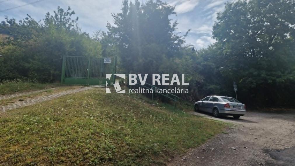 BV REAL na predaj rekreačná chata+záhrada Malé Uherce FM2526