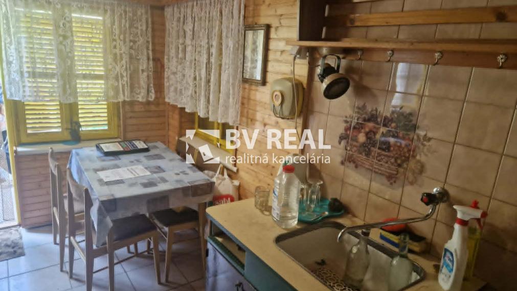 BV REAL na predaj rekreačná chata+záhrada Malé Uherce FM2526