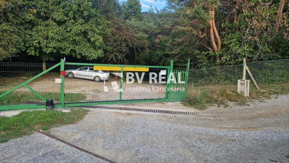 BV REAL na predaj murovaná chata+záhrada Partizánske FM2527
