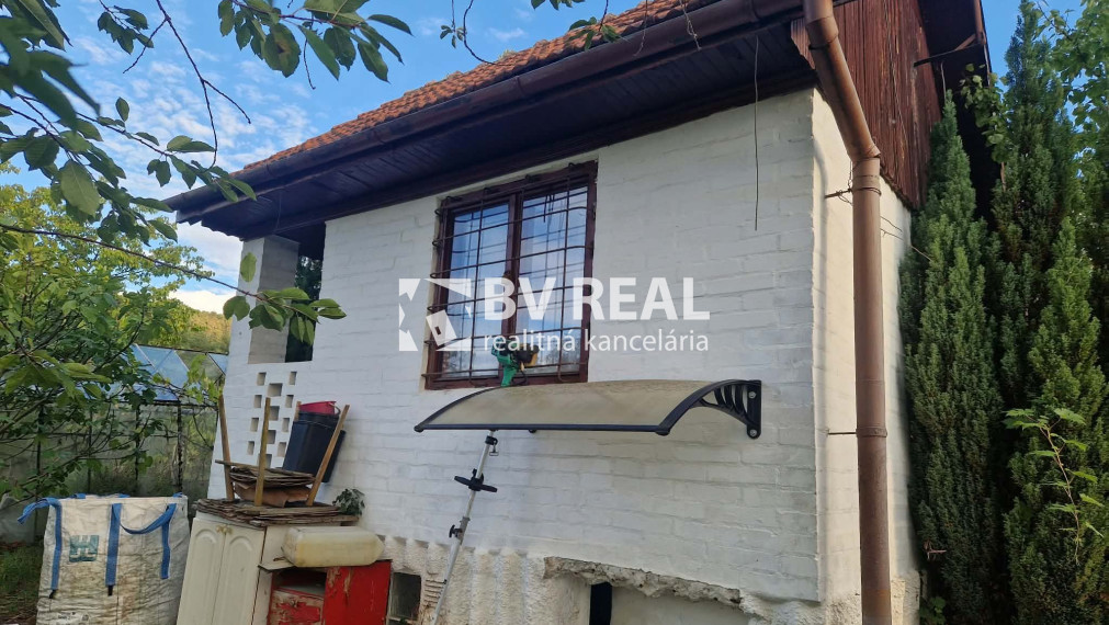 BV REAL na predaj murovaná chata+záhrada Partizánske FM2527
