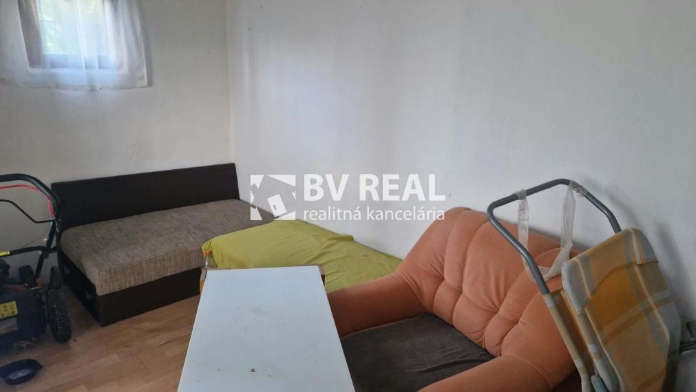 BV REAL na predaj murovaná chata+záhrada Partizánske FM2527