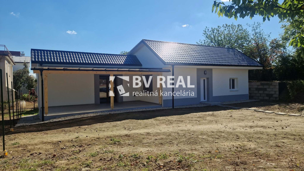 BV REAL Na predaj rodinný dom s terasou Nitrianske Pravno FM2530