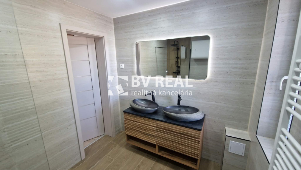 BV REAL Na predaj rodinný dom s terasou Nitrianske Pravno FM2530