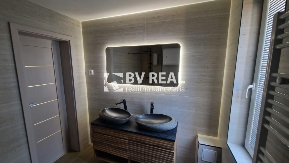 BV REAL Na predaj rodinný dom s terasou Nitrianske Pravno FM2530