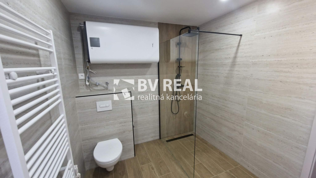 BV REAL Na predaj rodinný dom s terasou Nitrianske Pravno FM2530