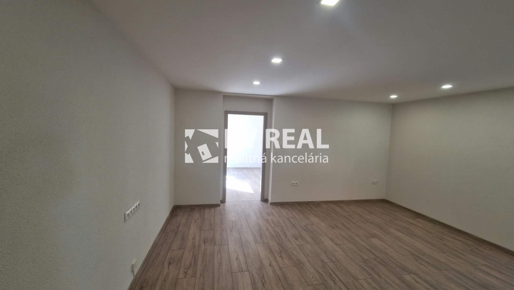 BV REAL Na predaj rodinný dom s terasou Nitrianske Pravno FM2530