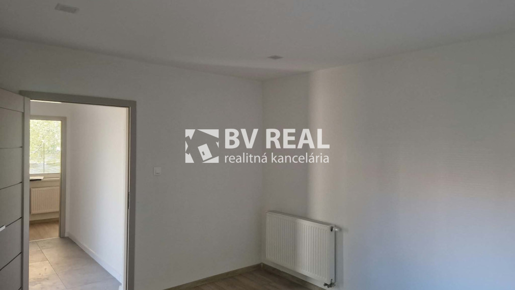 BV REAL Na predaj rodinný dom s terasou Nitrianske Pravno FM2530