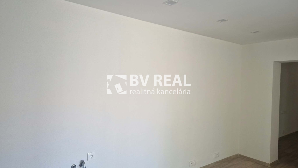 BV REAL Na predaj rodinný dom s terasou Nitrianske Pravno FM2530