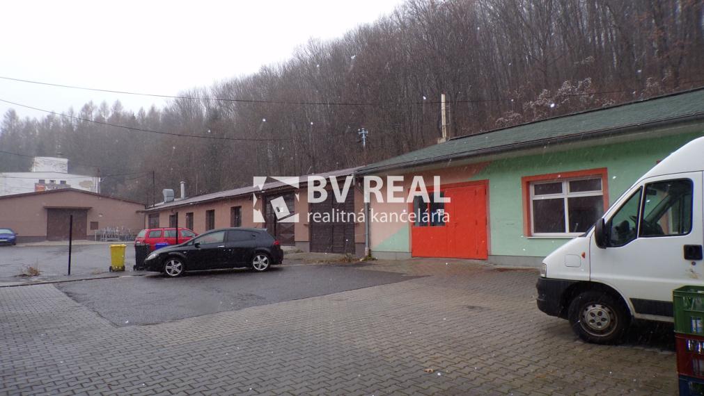 BV REAL Na prenájom komerčný priestor Handlová FM2533