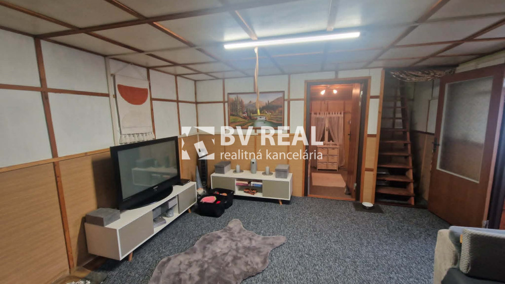 BV REAL Na predaj chata a záhrada Bartošová Lehôtka FM2534