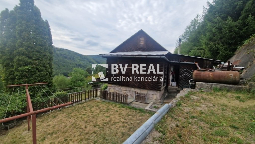 BV REAL Na predaj chata a záhrada Bartošová Lehôtka FM2534