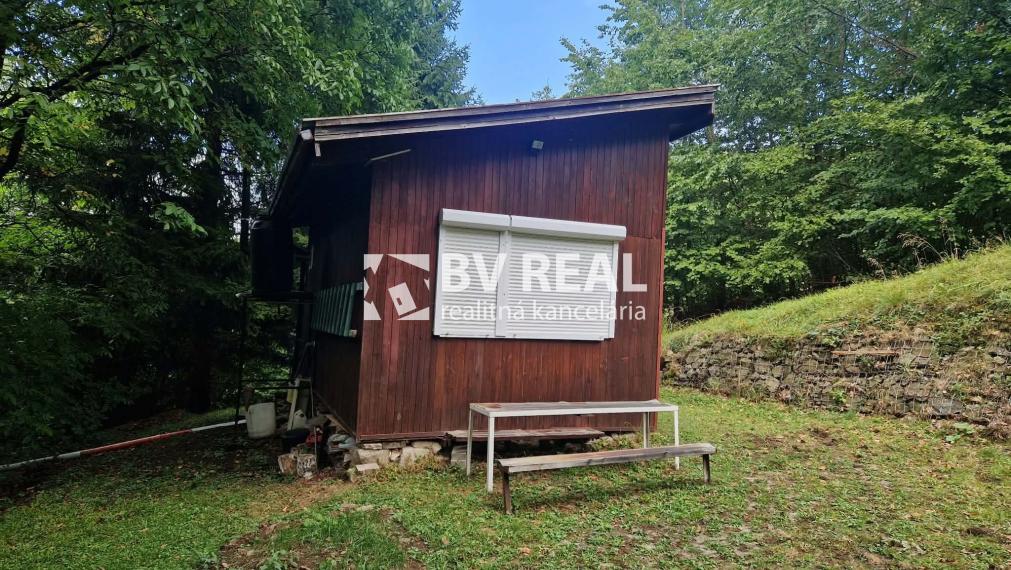 BV REAL Na predaj chata Lehota pod Vtáčnikom Sekaniny FM2538