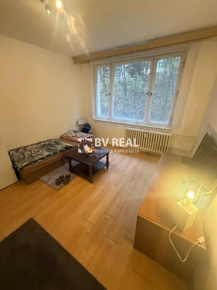 BV REAL Na predaj garsónka Handlová FM2541