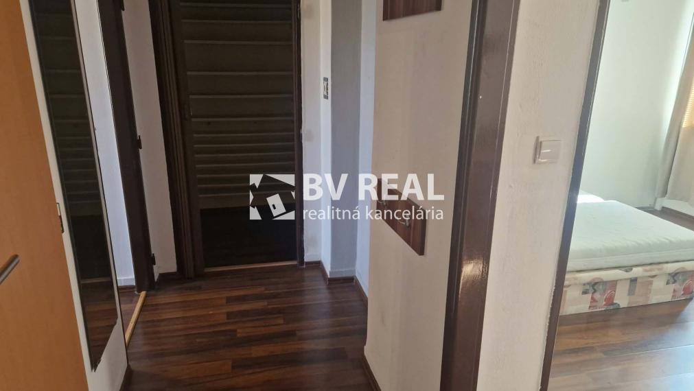 BV REAL na predaj 2 izbový byt Prievidza FM2536