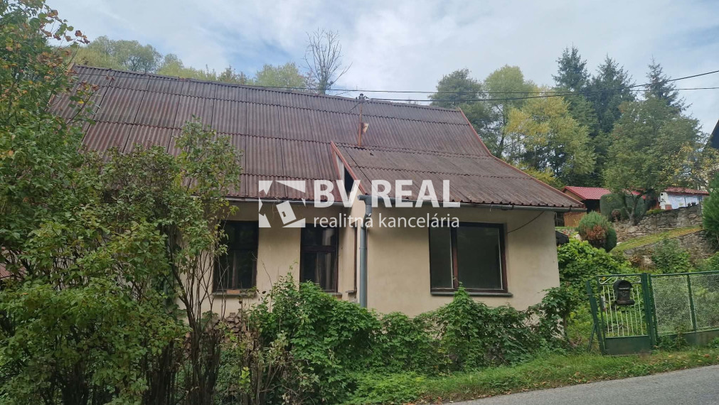 BV REAL Na predaj 2 izbový rodinný dom obec Temeš FM2545
