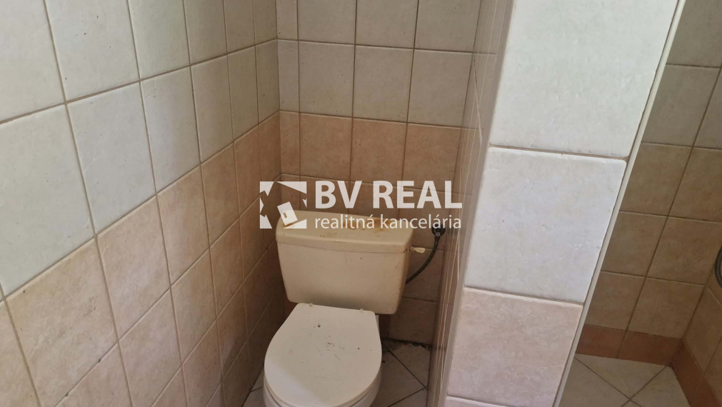 BV REAL Na predaj 2 izbový rodinný dom obec Temeš FM2545