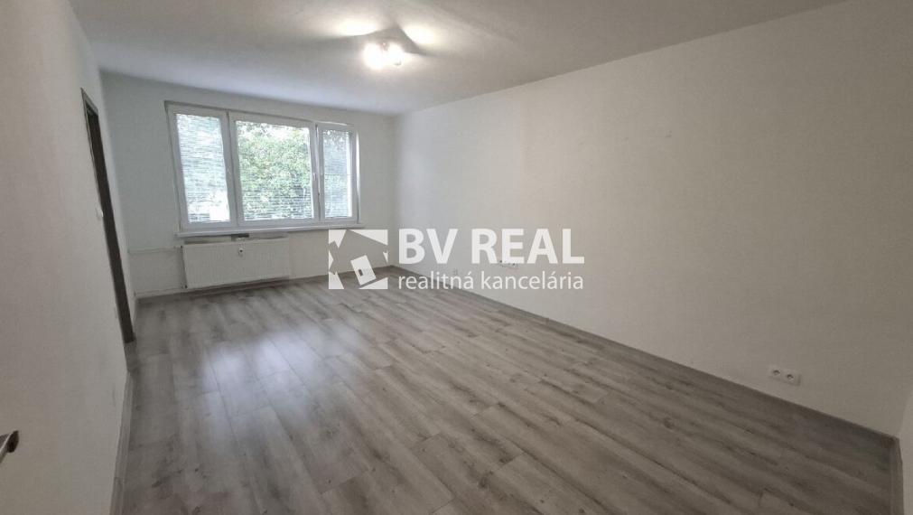 BV REAL Na prenájom 2 izbový byt mesto Nováky FM2511