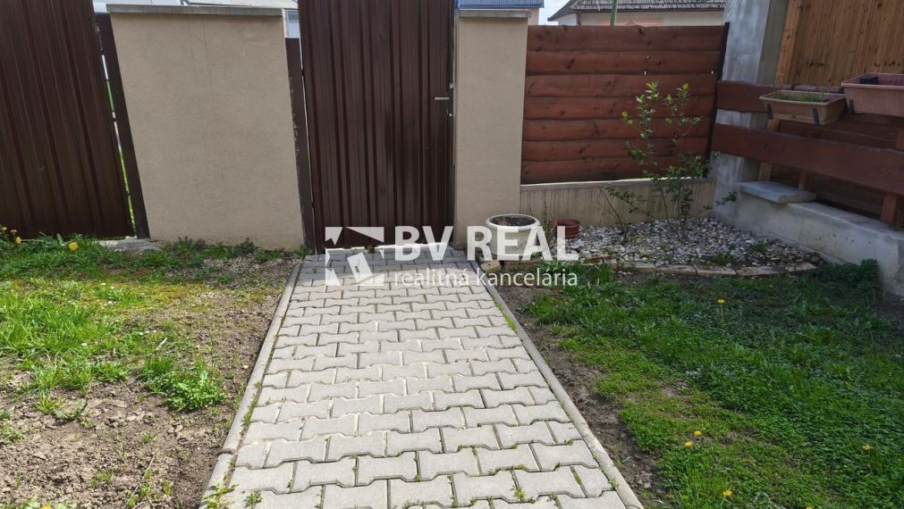 BV REAL prenájom 4 izbový rodinný dom Bojnice Dubnica BV6007