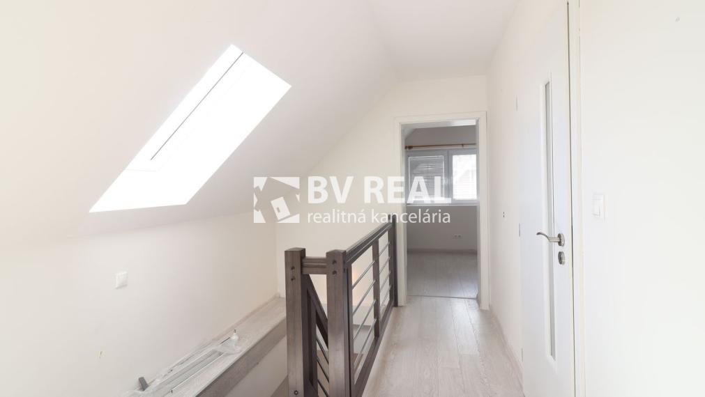 BV REAL prenájom 4 izbový rodinný dom Bojnice Dubnica BV6007