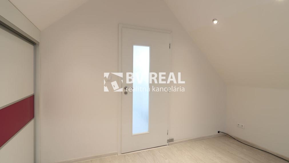 BV REAL prenájom 4 izbový rodinný dom Bojnice Dubnica BV6007