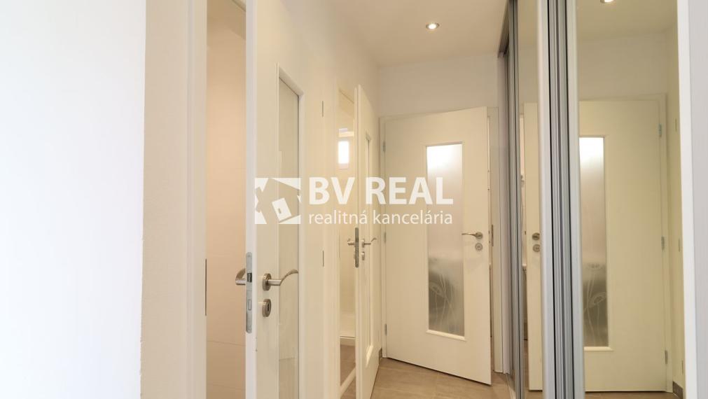 BV REAL prenájom 4 izbový rodinný dom Bojnice Dubnica BV6007