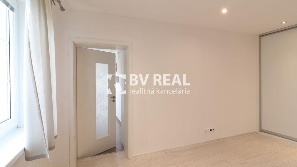 BV REAL prenájom 4 izbový rodinný dom Bojnice Dubnica BV6007