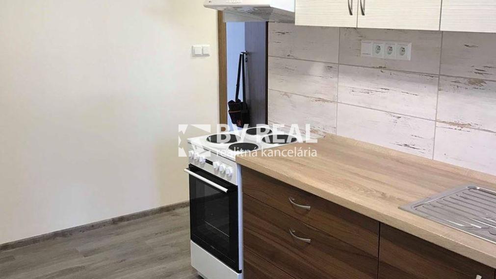 BV REAL Na predaj 2 izbový byt Handlová FM2224