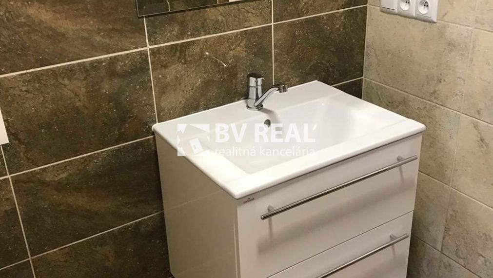 BV REAL Na predaj 2 izbový byt Handlová FM2224