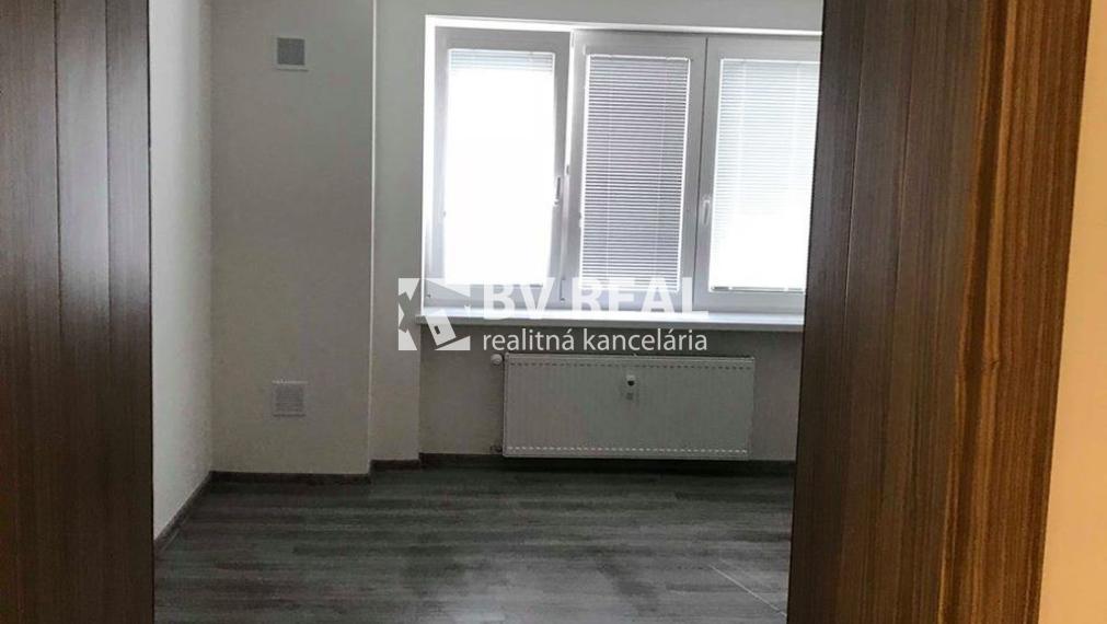 BV REAL Na predaj 2 izbový byt Handlová FM2224