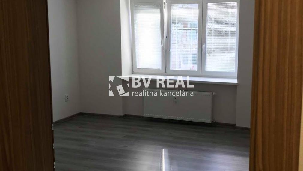 BV REAL Na predaj 2 izbový byt Handlová FM2224