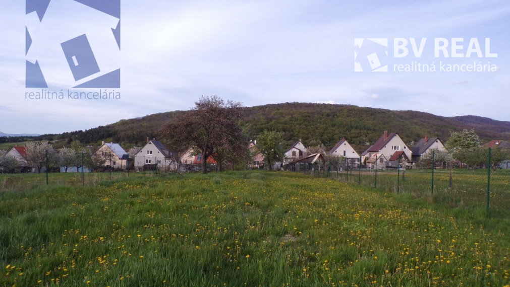 BV REAL EXKLUZÍVNE Na predaj pozemok na rodinný dom 1440 m2 Cigeľ FM1172