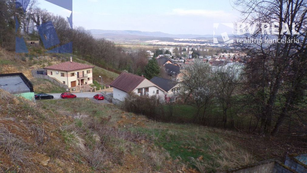 BV REAL Na predaj stavebný pozemok 993 m2 kúpeľné mesto Bojnice FM1320