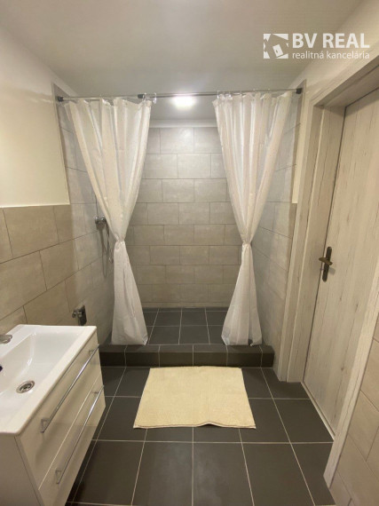 Na predaj 2 izbový byt 47 m2 Handlová FM1567