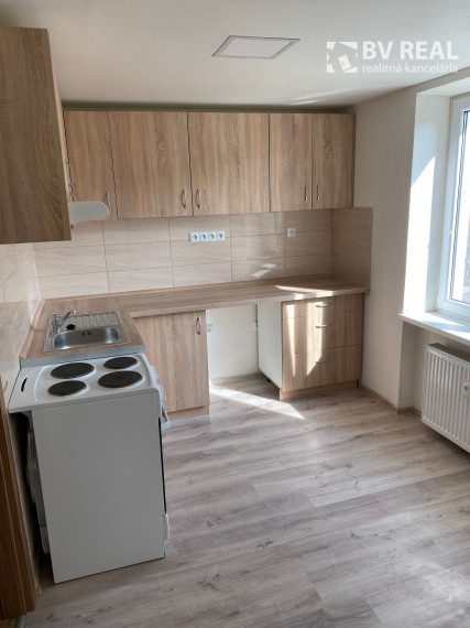 PREDANÉ 1 izbový byt Handlová FM1402