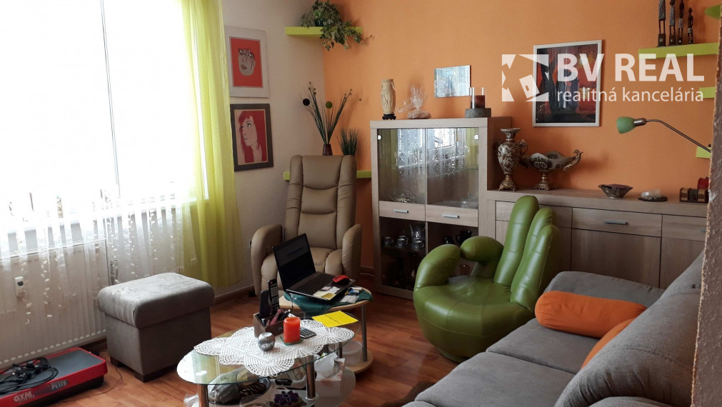 Na predaj 3 izbový byt Handlová