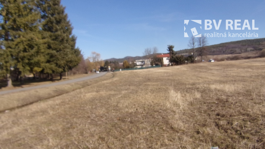 BV REAL Predaj pozemku 786 m2 Lutila KJ1041